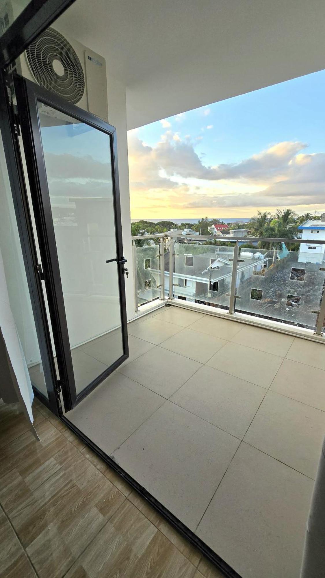 Luxury Penthouse With Infinity Pool & Stunning Sea View Daire Flic-en-Flacq Dış mekan fotoğraf